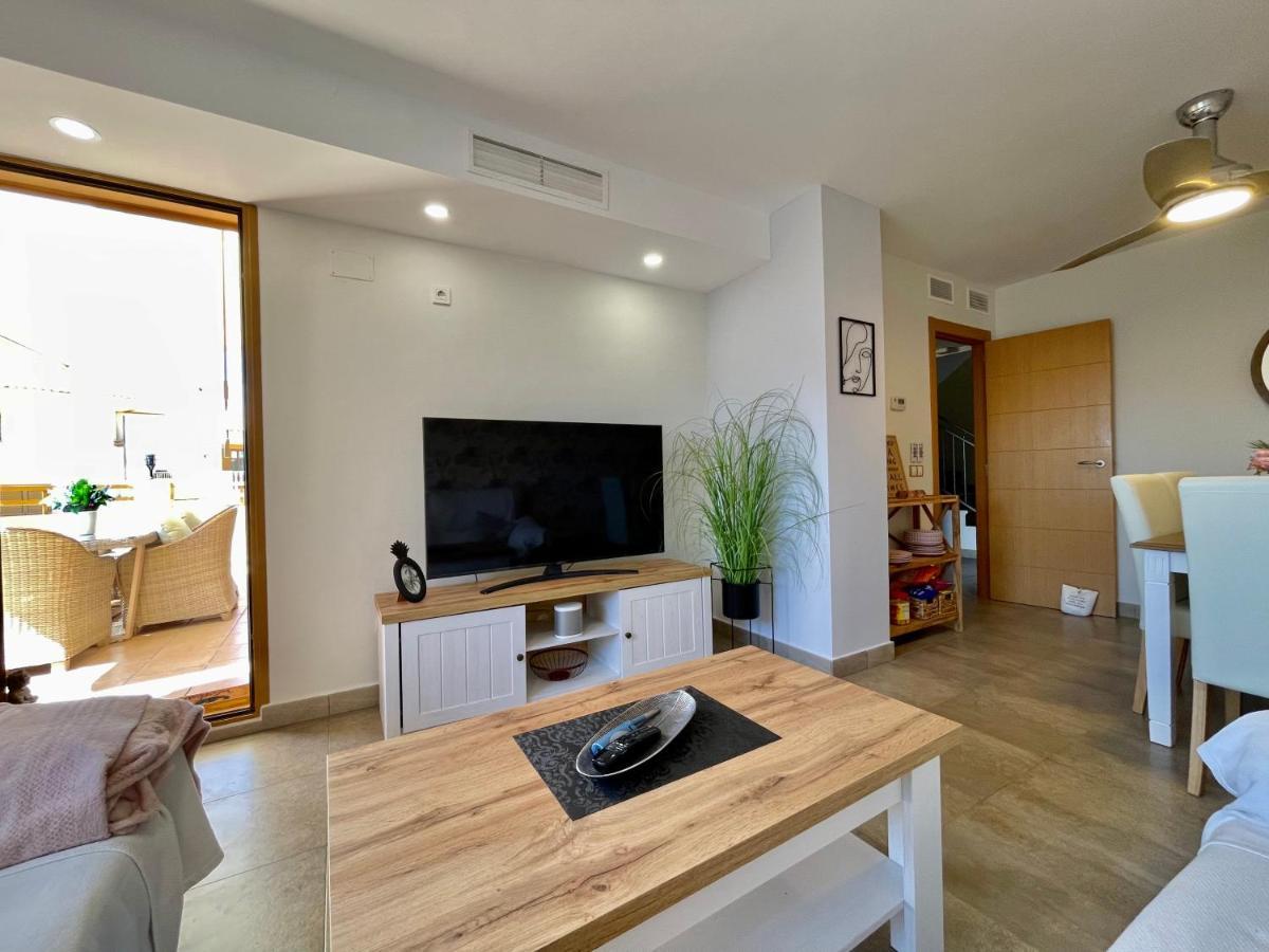 피네스트라트 Modern 2-Floor Penthouse With Sea Views - Sleeps 7 아파트 외부 사진