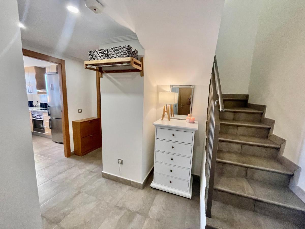 피네스트라트 Modern 2-Floor Penthouse With Sea Views - Sleeps 7 아파트 외부 사진